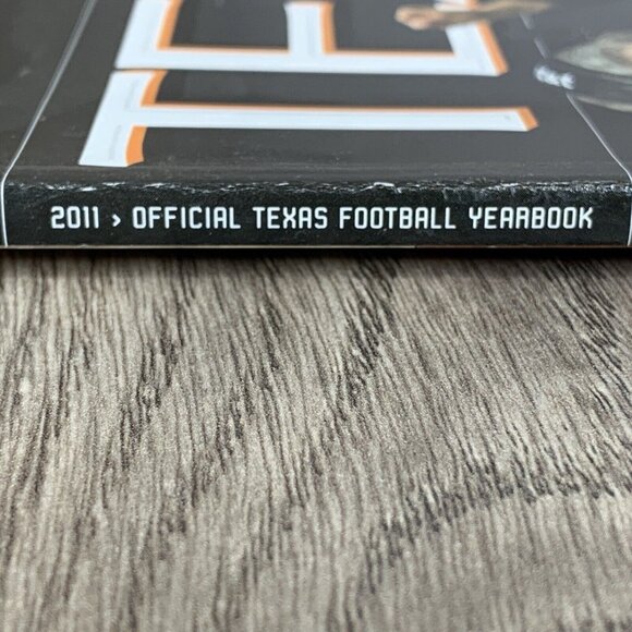 2011 Official Texas Football Yearbook UT Longhorns - A Fresh Start - Picture 4 of 9